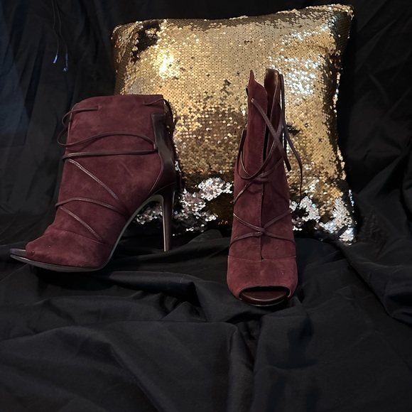 Guess Booties - Picture 2 of 4